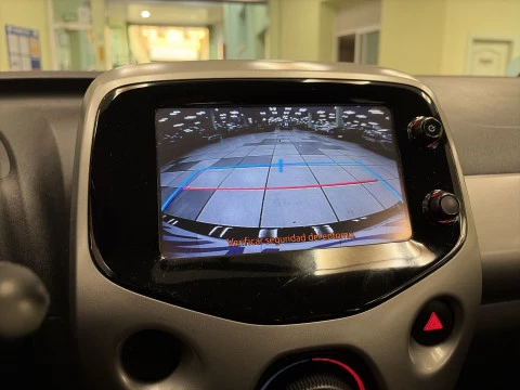 Toyota Aygo 1.0 70 x-play 51 kW (69 CV)