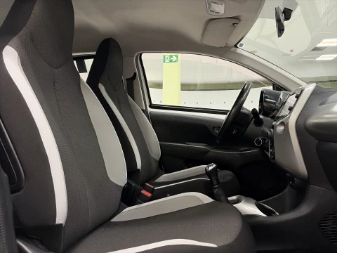 Toyota Aygo 1.0 70 x-play 51 kW (69 CV)