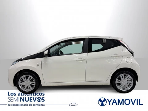 Toyota Aygo 1.0 70 x-play 51 kW (69 CV)