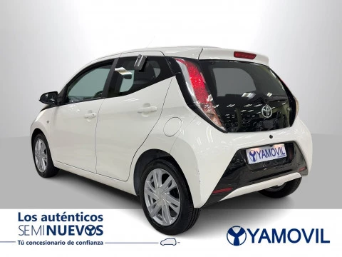 Toyota Aygo 1.0 70 x-play 51 kW (69 CV)