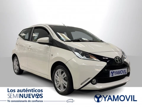 Toyota Aygo 1.0 70 x-play 51 kW (69 CV)