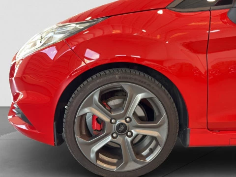Ford Fiesta  ST 1.6T 182 CV