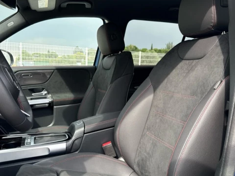 Mercedes-Benz GLB  200 d