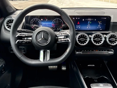 Mercedes-Benz GLB  200 d