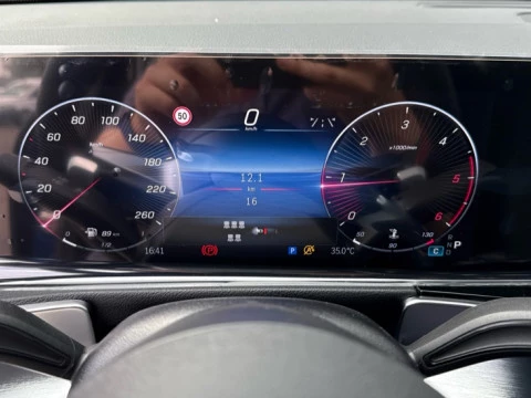 Mercedes-Benz GLB  200 d