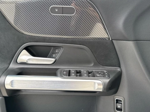 Mercedes-Benz GLB  200 d