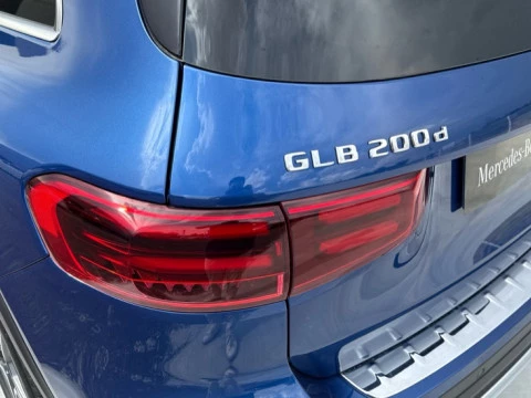 Mercedes-Benz GLB  200 d