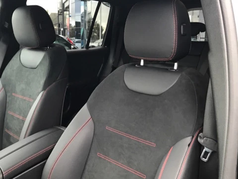 Mercedes-Benz GLB  200 d