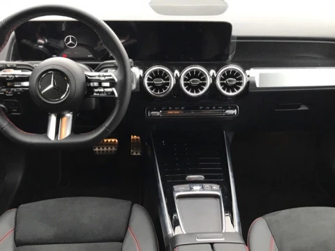 Mercedes-Benz GLB  200 d