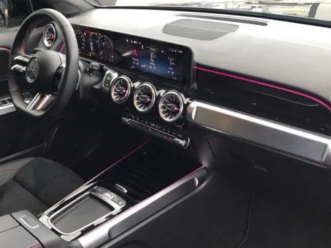 Mercedes-Benz GLB  200 d