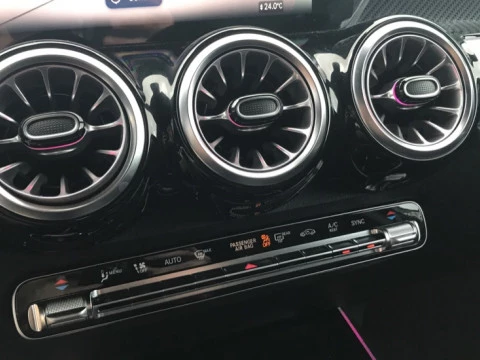 Mercedes-Benz GLB  200 d