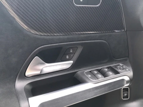 Mercedes-Benz GLB  200 d