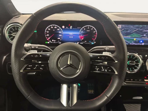 Mercedes-Benz Clase A 180 100 kW (136 CV)