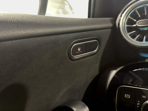 Mercedes-Benz Clase A 180 100 kW (136 CV)