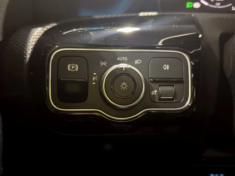 Mercedes-Benz Clase A 180 100 kW (136 CV)