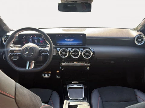 Mercedes-Benz Clase A 180 100 kW (136 CV)