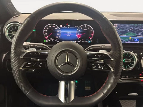 Mercedes-Benz Clase A 180 100 kW (136 CV)