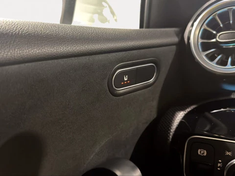 Mercedes-Benz Clase A 180 100 kW (136 CV)