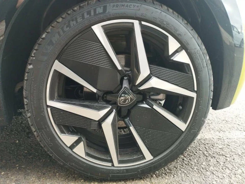 Peugeot e-208 GT Eléctrico 156 (115 Kw)