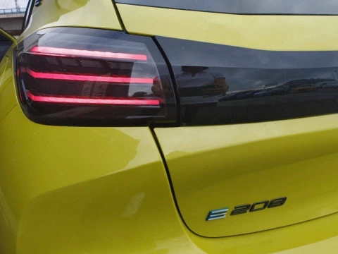Peugeot e-208 GT Eléctrico 156 (115 Kw)