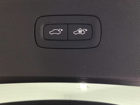 Volvo XC90 2.0 T8 AWD Plus Dark Recharge Auto