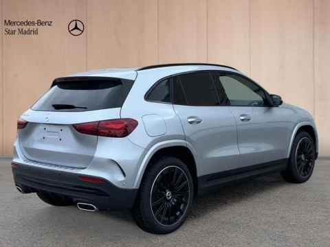 Mercedes-Benz GLA  250 e con tecnologia hibrida EQ