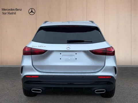 Mercedes-Benz GLA  250 e con tecnologia hibrida EQ