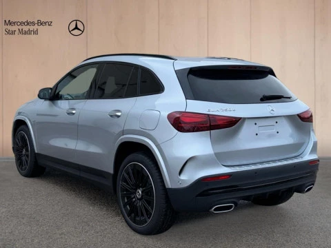 Mercedes-Benz GLA  250 e con tecnologia hibrida EQ