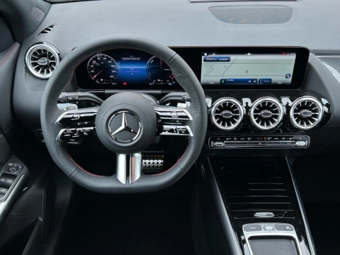 Mercedes-Benz GLA  250 e con tecnologia hibrida EQ