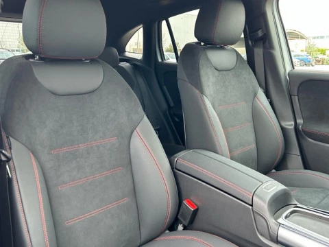 Mercedes-Benz GLA  250 e con tecnologia hibrida EQ