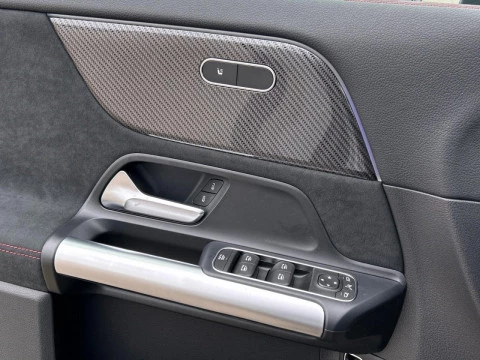 Mercedes-Benz GLA  250 e con tecnologia hibrida EQ