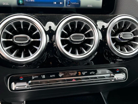 Mercedes-Benz GLA  250 e con tecnologia hibrida EQ