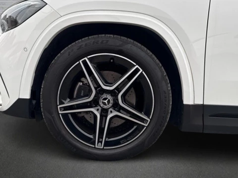 Mercedes-Benz GLA  200 d