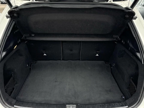 Mercedes-Benz GLA  200 d