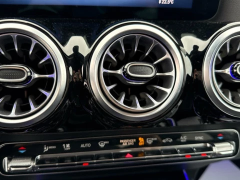 Mercedes-Benz GLA  200 d