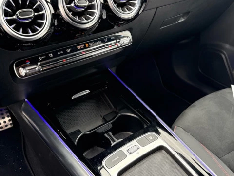 Mercedes-Benz GLA  200 d