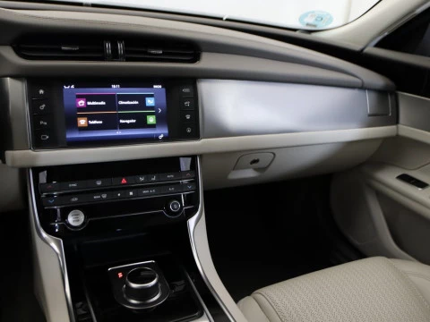 Jaguar XF sedan 2.0D 132KW PRESTIGE AUTO 4P