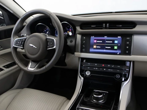 Jaguar XF sedan 2.0D 132KW PRESTIGE AUTO 4P
