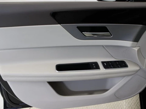 Jaguar XF sedan 2.0D 132KW PRESTIGE AUTO 4P