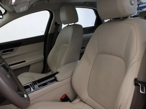 Jaguar XF sedan 2.0D 132KW PRESTIGE AUTO 4P