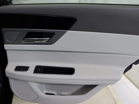Jaguar XF sedan 2.0D 132KW PRESTIGE AUTO 4P
