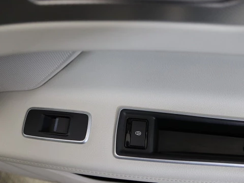 Jaguar XF sedan 2.0D 132KW PRESTIGE AUTO 4P