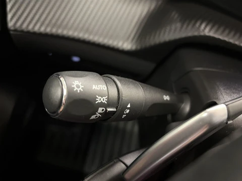 Peugeot 208 PureTech 100 Allure Pack EAT8 75 kW (100 CV)