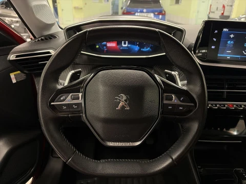 Peugeot 208 PureTech 100 Allure Pack EAT8 75 kW (100 CV)