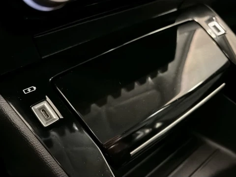 Peugeot 208 PureTech 100 Allure Pack EAT8 75 kW (100 CV)
