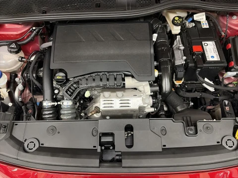 Peugeot 208 PureTech 100 Allure Pack EAT8 75 kW (100 CV)