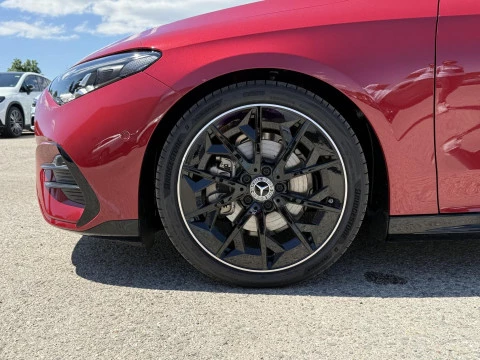 Mercedes-Benz CLA  180 con tecnologia hibrida