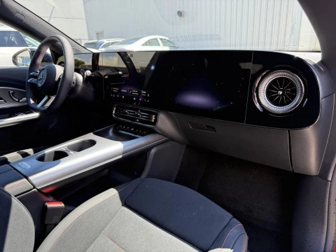 Mercedes-Benz CLA  180 con tecnologia hibrida