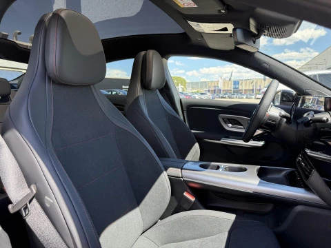 Mercedes-Benz CLA  180 con tecnologia hibrida