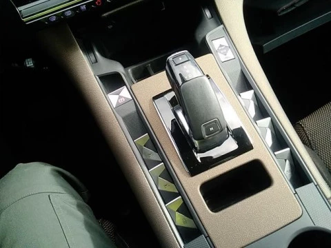 DS 7 Crossback BlueHDi DE 96kW (130CV) AT Bastille +